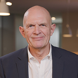 Porträt Prof. Dr. Bertil Bouillon