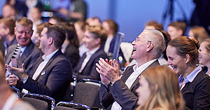 Applaudierendes Publikum, Blick in den Saal